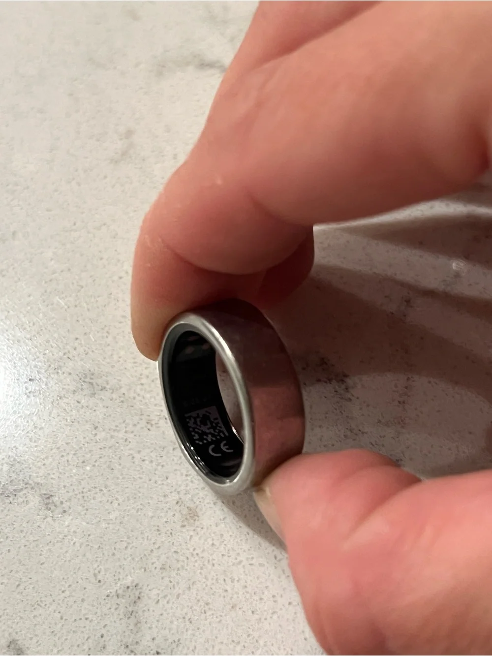 Oura Ring Gen 3 Heritage Silver, Size 8 - Picture 6 of 8